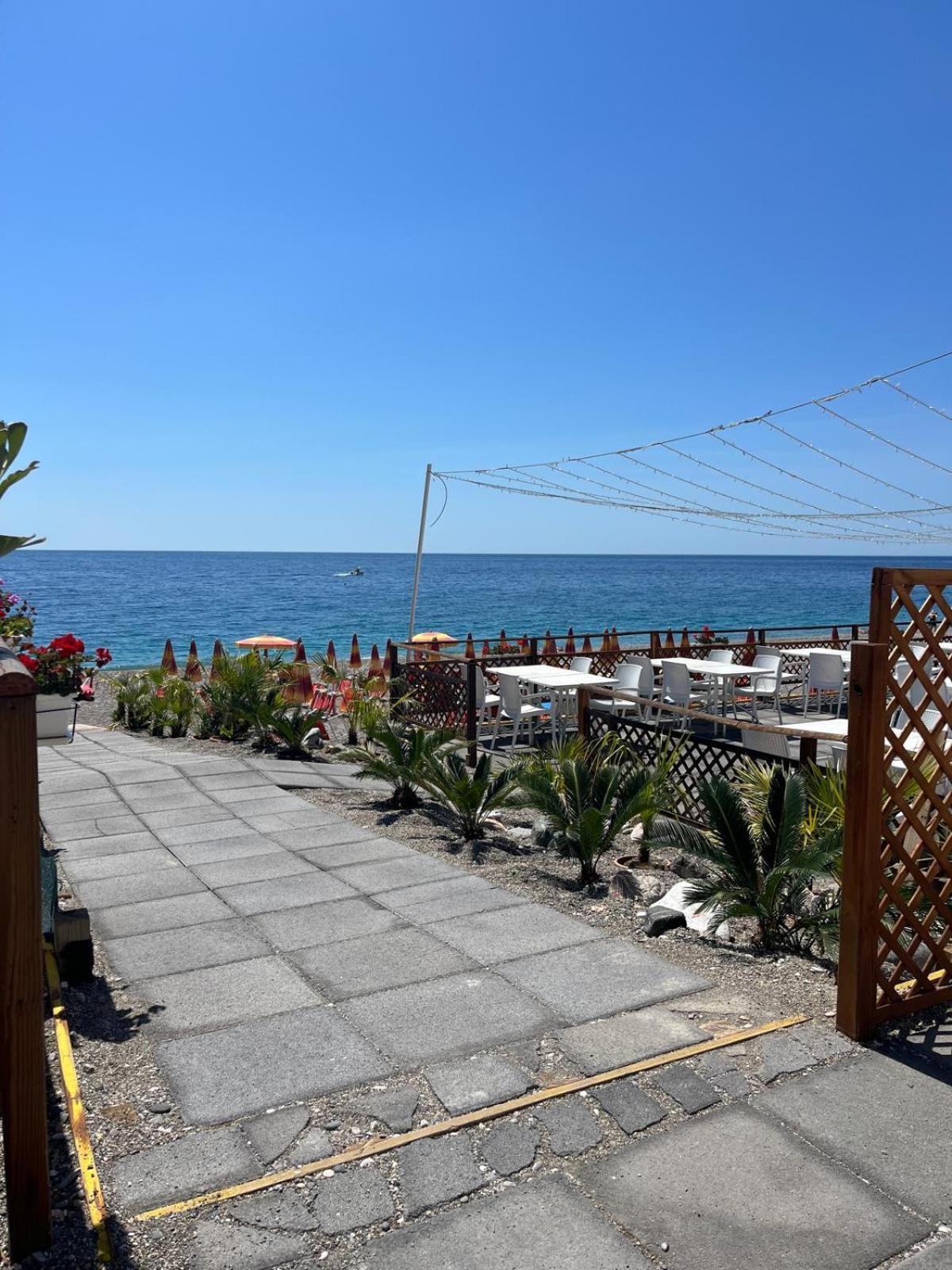 Maniel Beach Hotel يتوجاني المظهر الخارجي الصورة